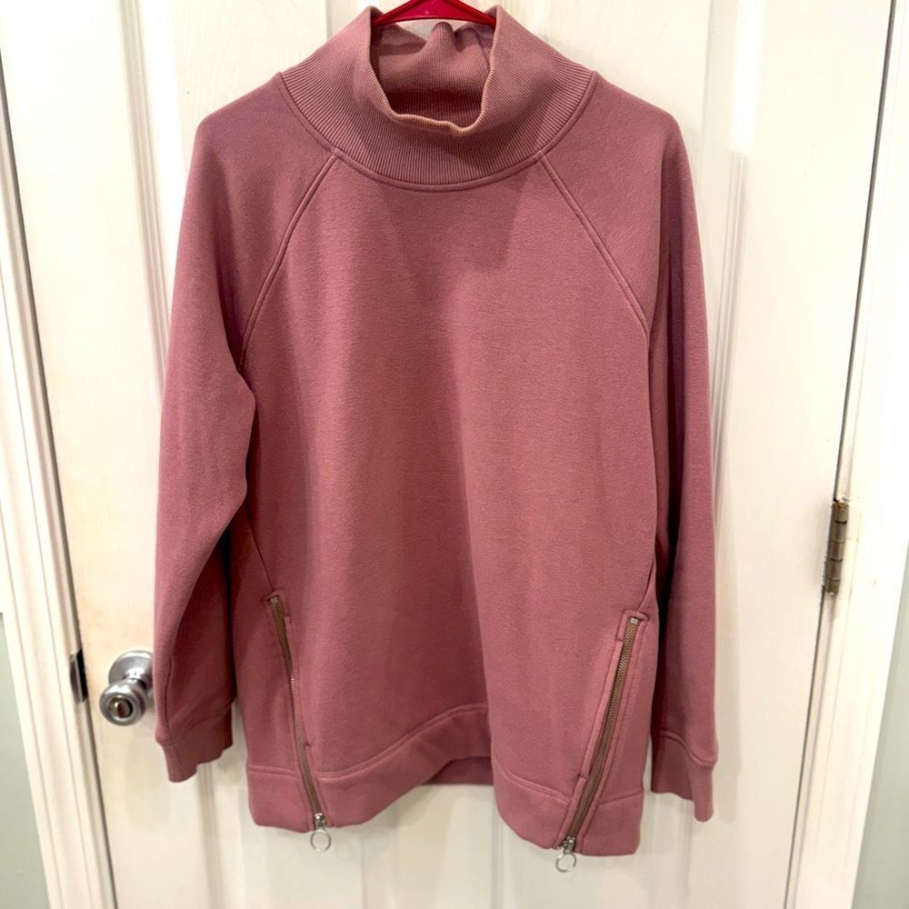 Athleta oversized Mauve Turtleneck Sweatshirt with zipper accents- size Medium